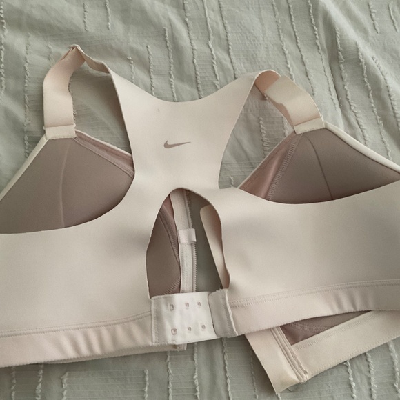 Nike sports bra - Picture 3 of 4